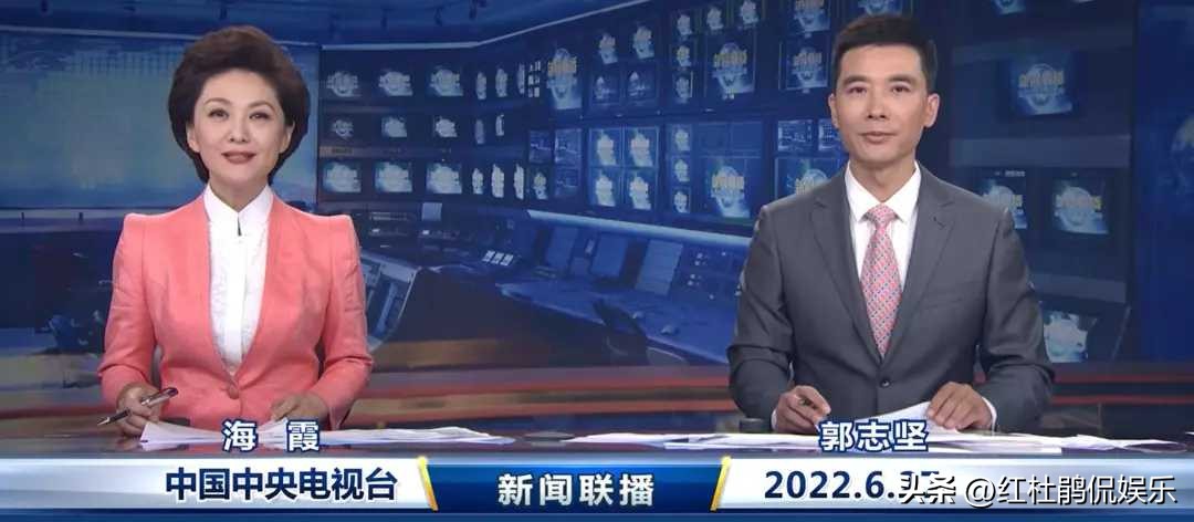 央视新闻主播位次调整,康辉稳居联播组首位,劳春燕成评论部门面