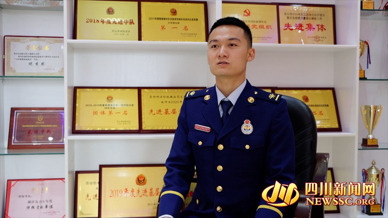 【跑好我们这一棒】赴汤蹈火“火焰蓝”：成为消防员是这辈子最正确的选择