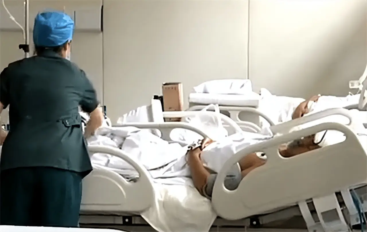 2012年，山东13岁男孩遭高压泵充气，内脏20处穿孔，医生无能为力