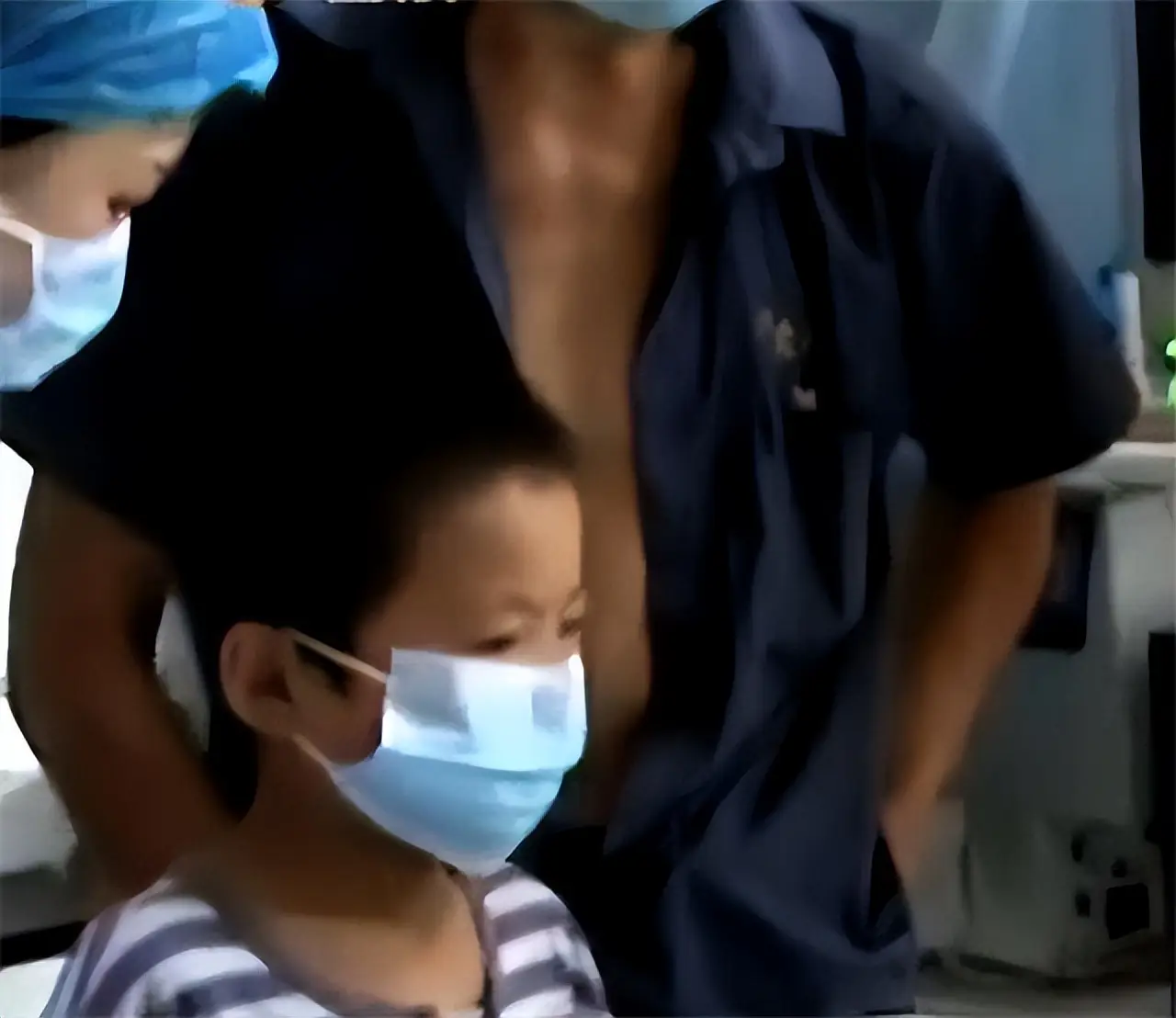 2012年，山东13岁男孩遭高压泵充气，内脏20处穿孔，医生无能为力