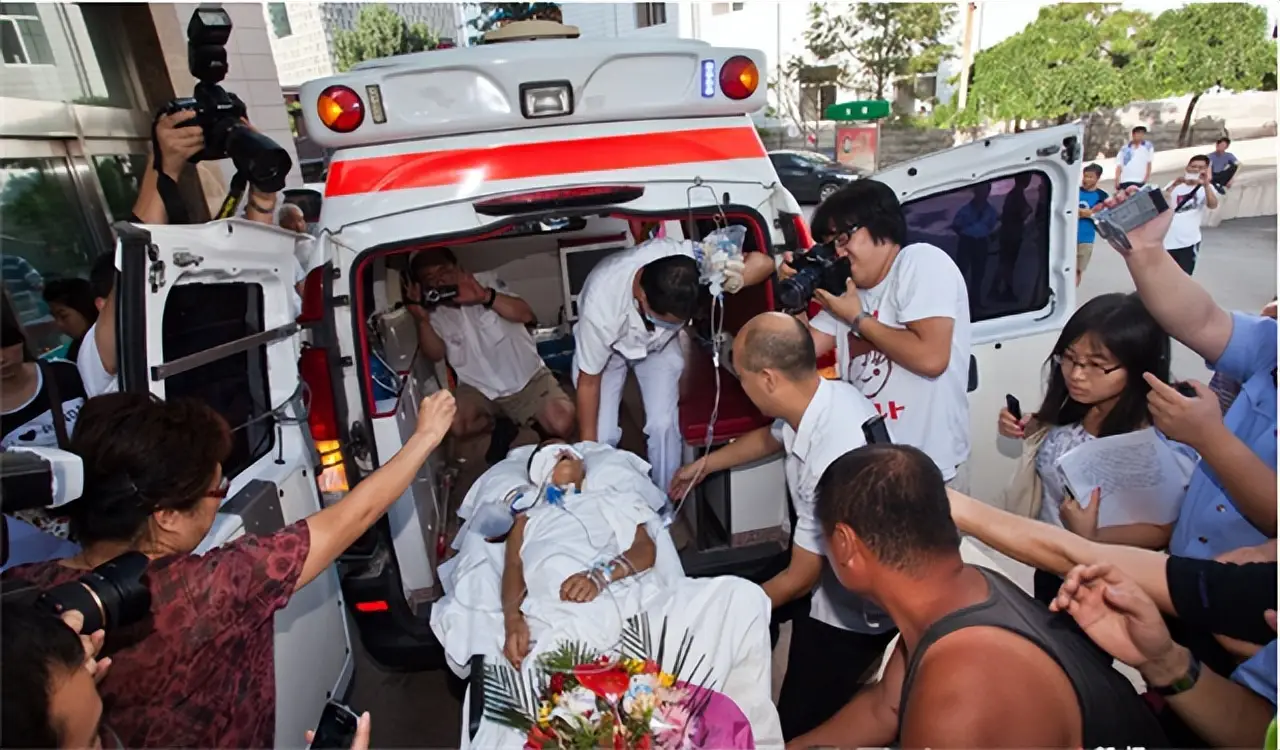 2012年，山东13岁男孩遭高压泵充气，内脏20处穿孔，医生无能为力