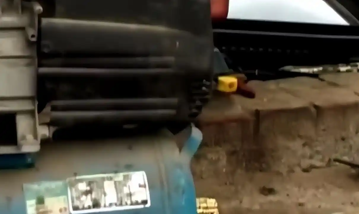 12岁山东男孩遭工友恶作剧，高压泵灌气致五脏重创！