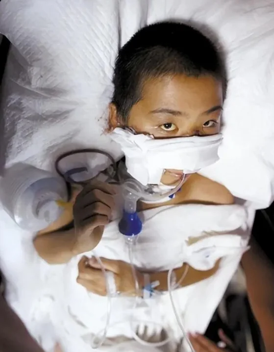 案例：山东男孩肛门被充进高压气体，肚子鼓成球，两罪犯获刑后喊冤