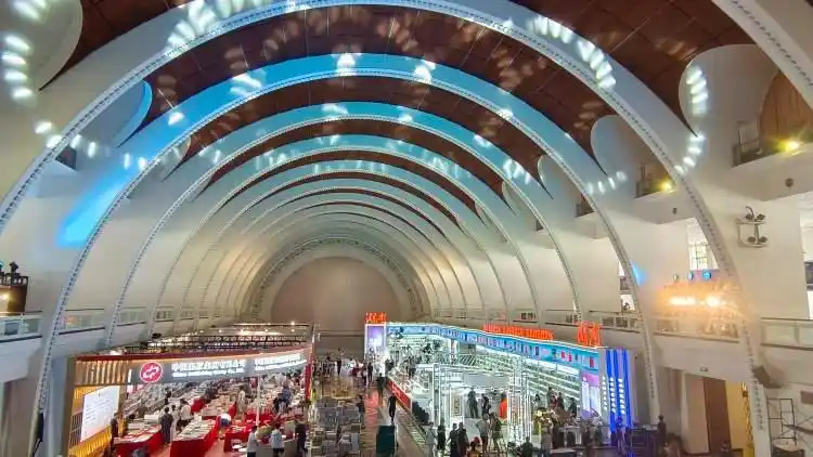 今天，我们为何依然深爱读书｜上海书展特刊