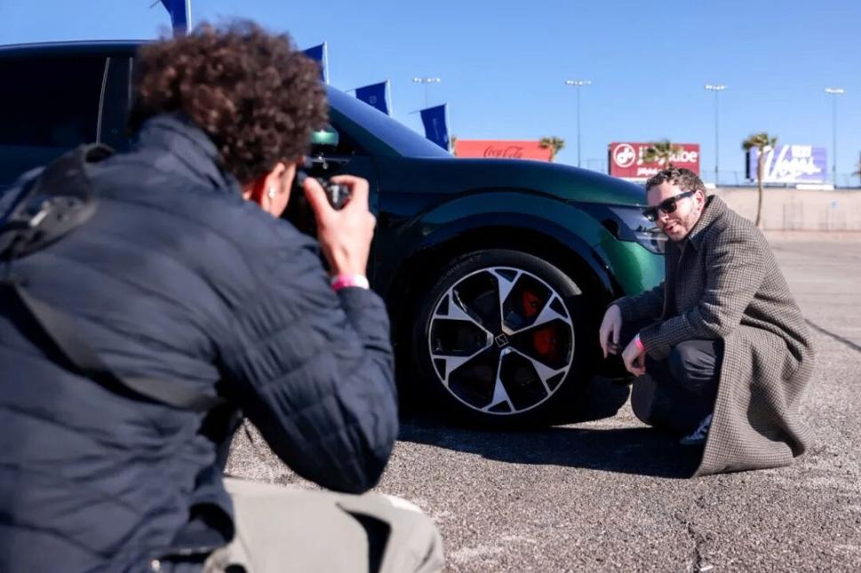 一辆车、一群人与一个产业链的向上突破