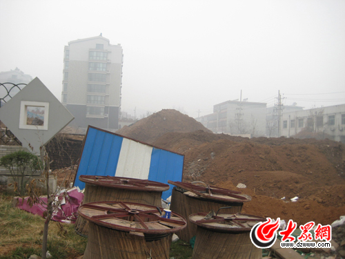 记者"乔装"暗访济南论文"加工厂" 千字收费百元、雇枪手东抄西凑