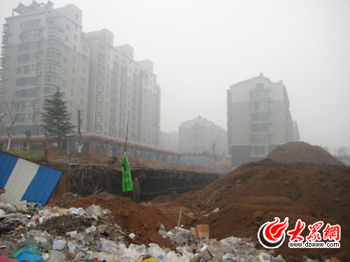 记者"乔装"暗访济南论文"加工厂" 千字收费百元、雇枪手东抄西凑