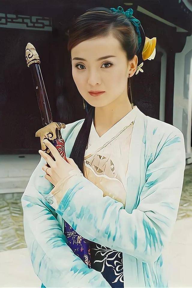 王艳带儿子上节目说：“我有3,000万的布加迪威龙，车库里还有7辆