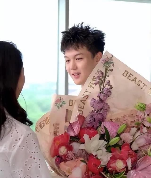 从豪门富太到带货还债，她终究没能躺平到底