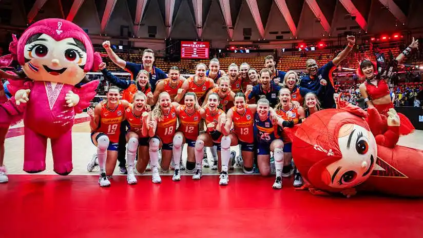 最新世界排名:荷兰跻身top8,中国女排下降1位被日本反超!附赛程