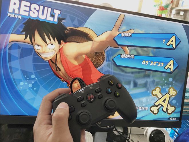 PC玩家首选的游戏手柄-北通蝙蝠4游戏手柄