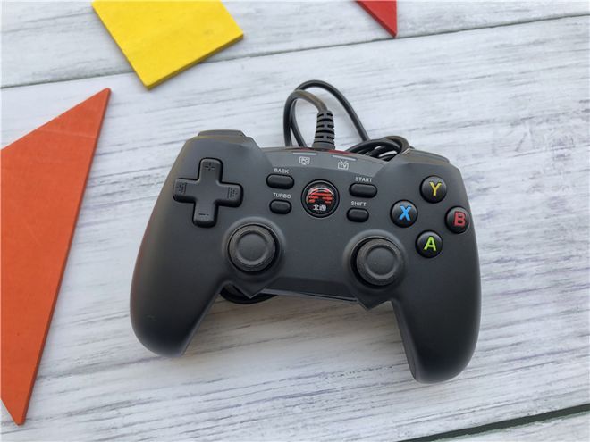 PC玩家首选的游戏手柄-北通蝙蝠4游戏手柄