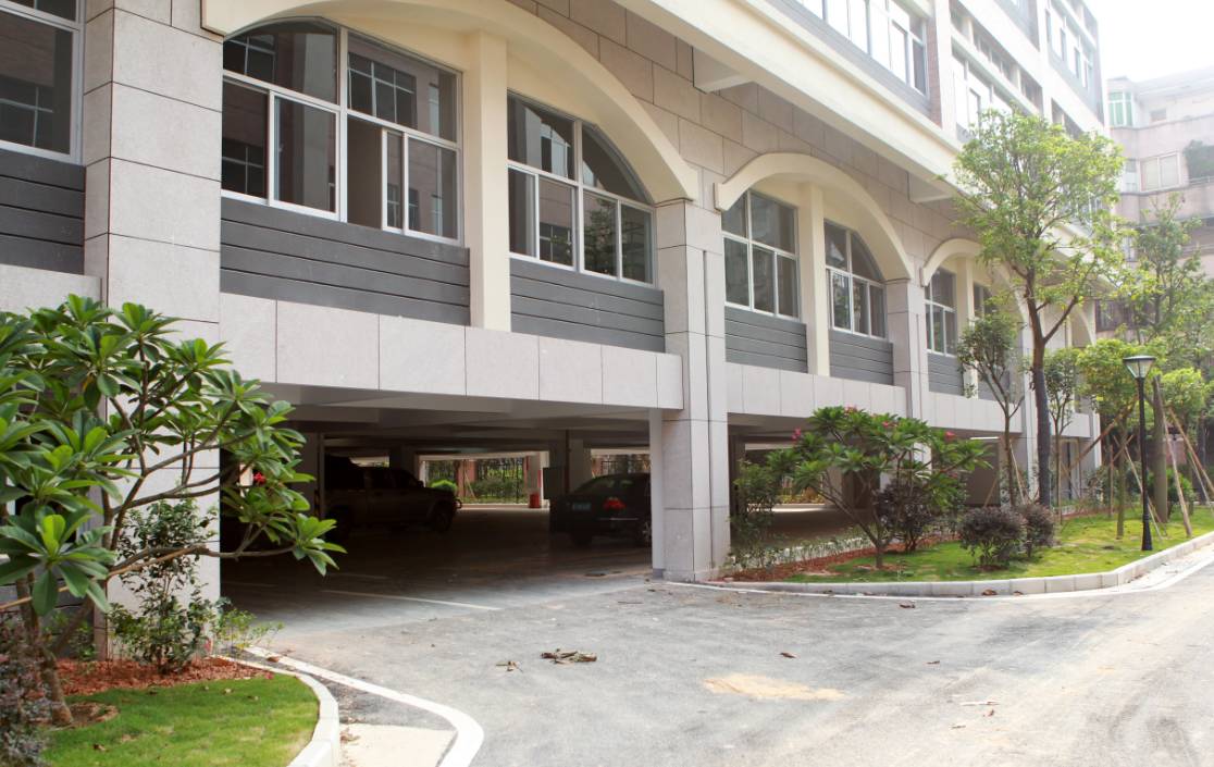 中山这所知名中学搬了，新校区9月1日开学！大量高颜值美图流出