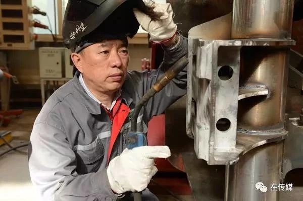 【头条】感动中国2016年度十大人物重磅揭晓附人物事迹及颁奖词