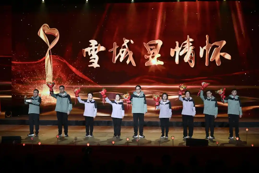 2025年度“感动重庆十大人物”颁奖词