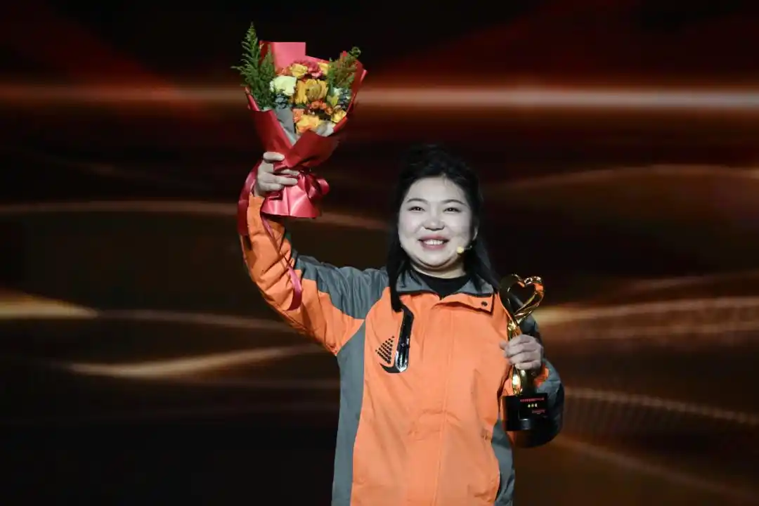 2025年度“感动重庆十大人物”颁奖词