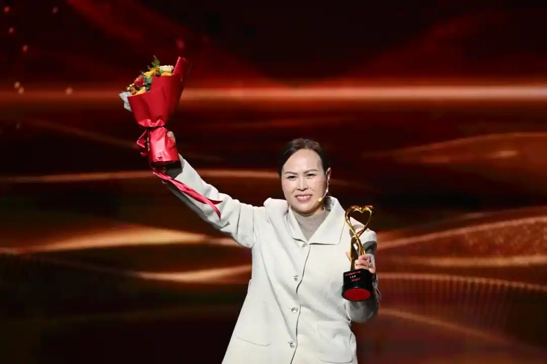 2025年度“感动重庆十大人物”颁奖词