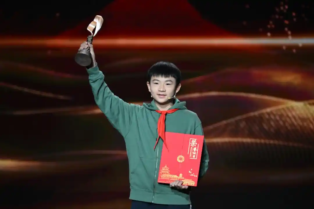 2025年度“感动重庆十大人物”颁奖词