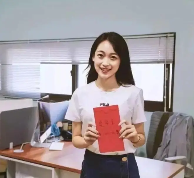 2026央视主持人阵容大调整！2人上桌，1人下桌，康辉董卿退居幕后