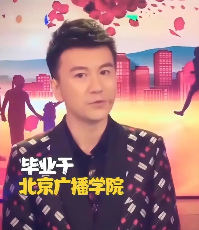 2026央视主持人阵容大调整！2人上桌，1人下桌，康辉董卿退居幕后