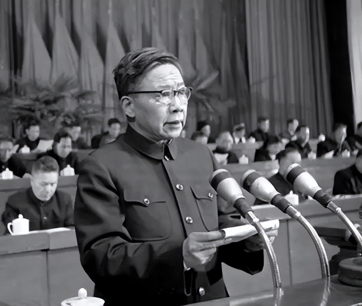 1987年江西教师看到一篇烈士悼文后，致信副总理：我母亲是您女儿