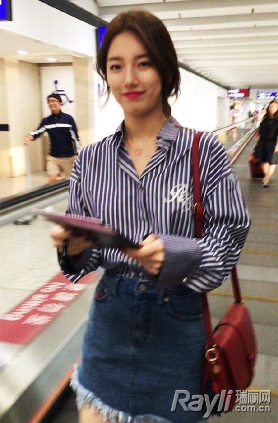 李嫣再爆神模仿视频！还和鬼怪新娘“撞项链”