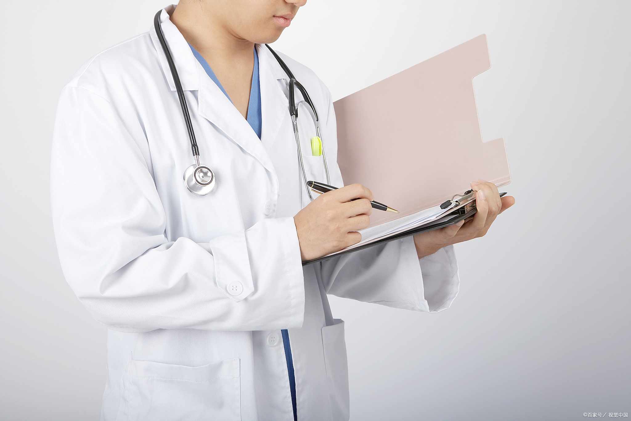 怎么看“河北男子无钱手术自己将腿锯下”？