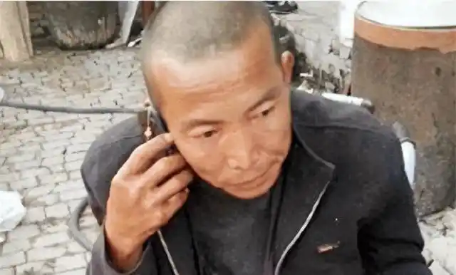 河北男子拿不出100万手术费，回家自己锯掉右腿，12年过去怎样了