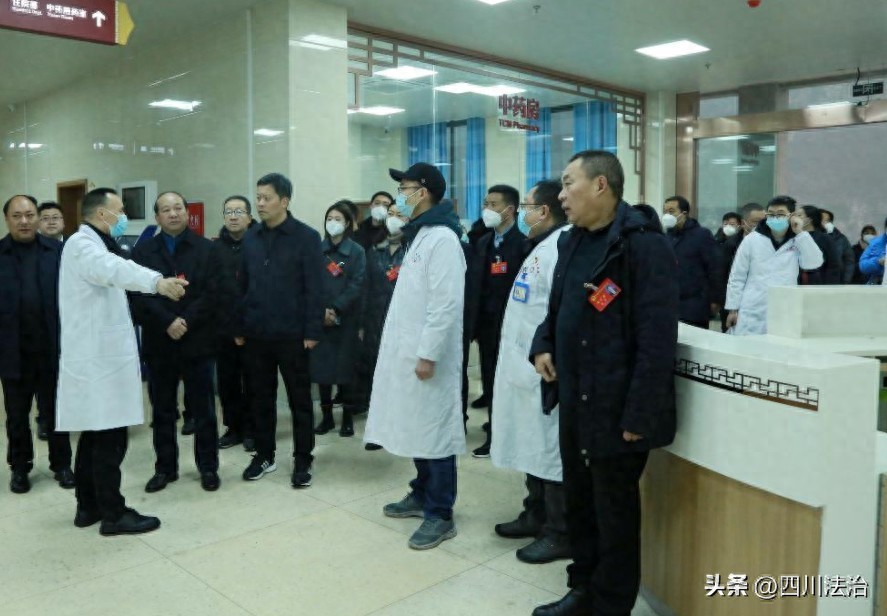 峨边：组织人大代表视察民生实事项目