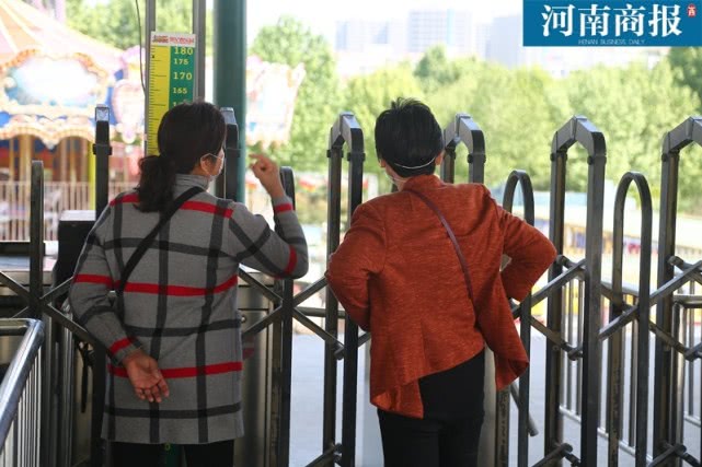 再探郑州世纪欢乐园：曾经忙碌的游乐设施如今一片萧瑟，恍如隔世…