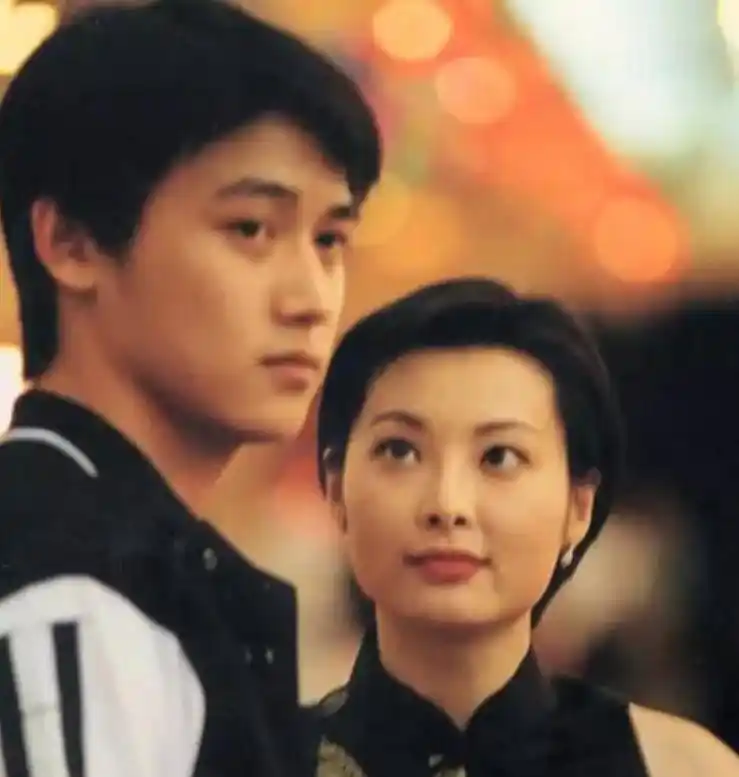 袁立与他共同生活了12年，奉献了青春年华