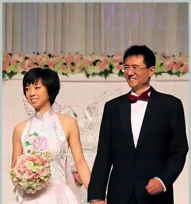 袁立与他共同生活了12年，奉献了青春年华