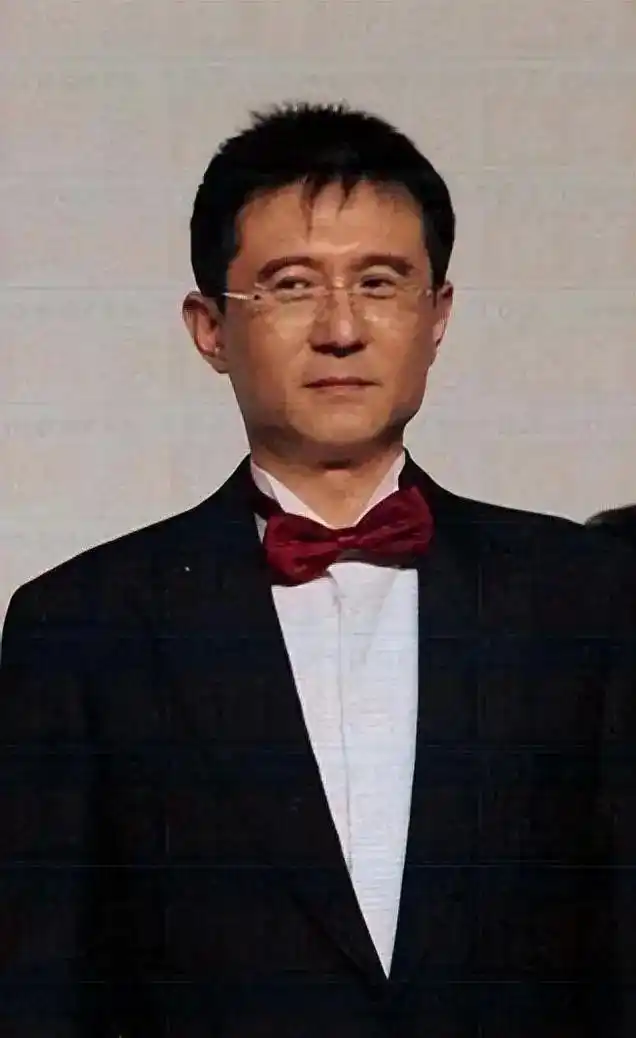 张怡宁之前，徐威与袁立在一起12年还有儿子，为何转身就娶大魔王