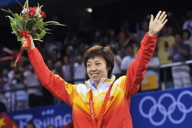 同居12年未果，徐威转身娶小20岁张怡宁，袁立3婚至今未生子！