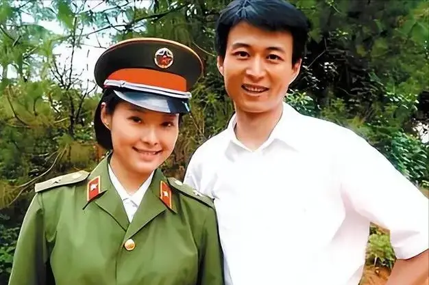 同居12年未果，徐威转身娶小20岁张怡宁，袁立3婚至今未生子！