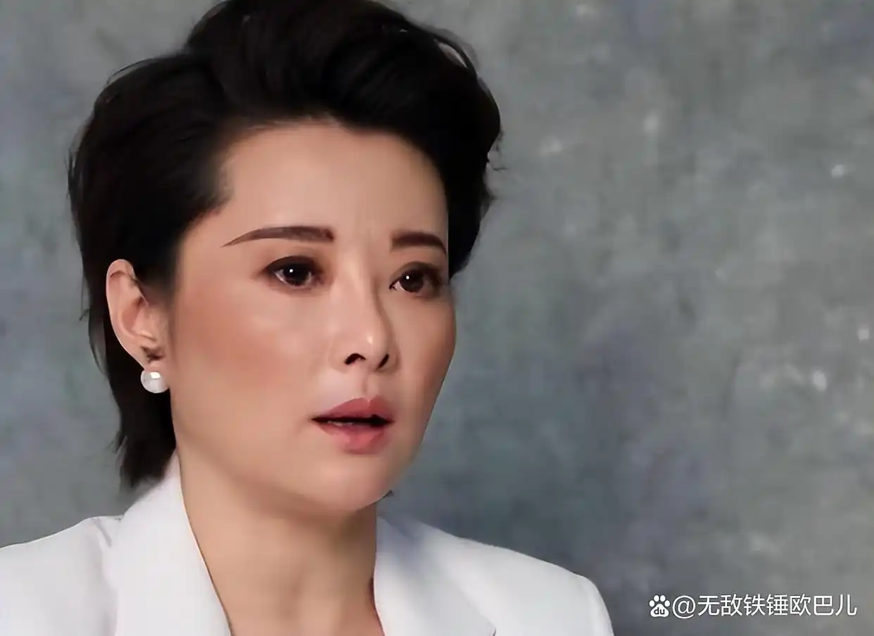 袁立12年感情无果！昔日恋人转身娶张怡宁，网友：爱情长跑终成遗憾