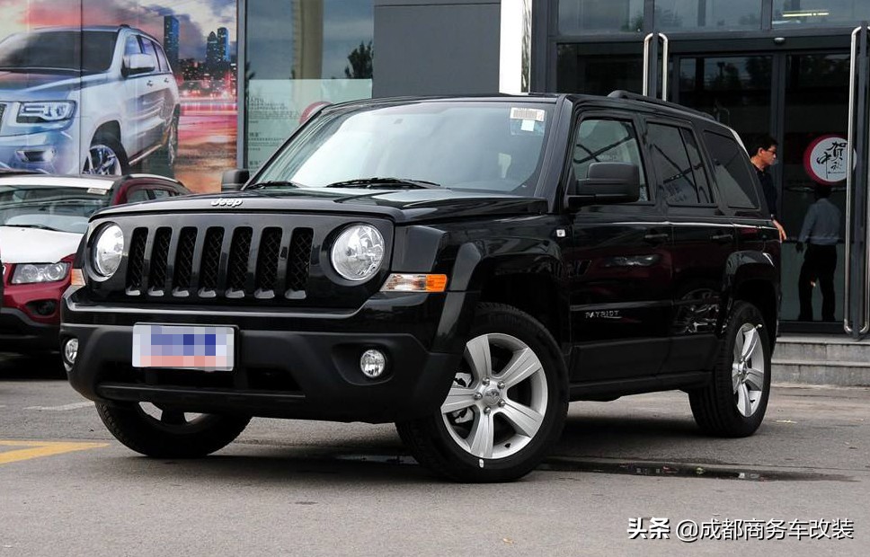 开了快8年的吉普自由客翻新内饰，彻底解决掉异味，驾驶更舒适