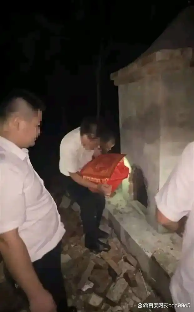 安徽一殡仪馆闹乌龙：家属称遗体还没火化骨灰就已出炉