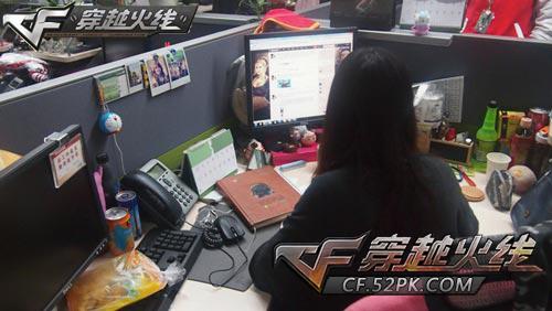 CF官网活动 火线姐带来武器大礼盒