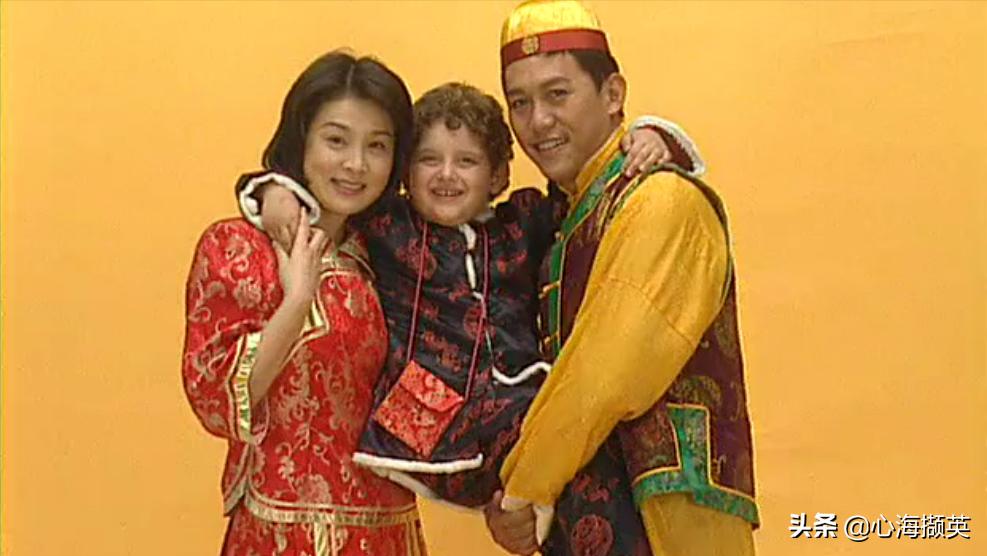 重温怀旧电视剧《摩登家庭》感觉还是当年的剧好看，幸福指数高啊