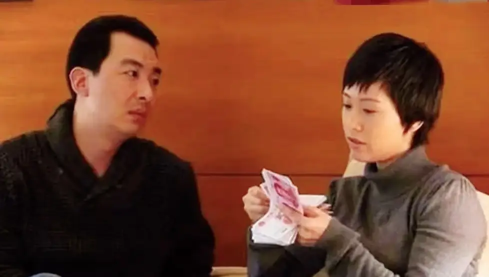 多年后再看蜗居：郭海萍坑惨妹妹海藻，如此姐妹深情，千万要远离