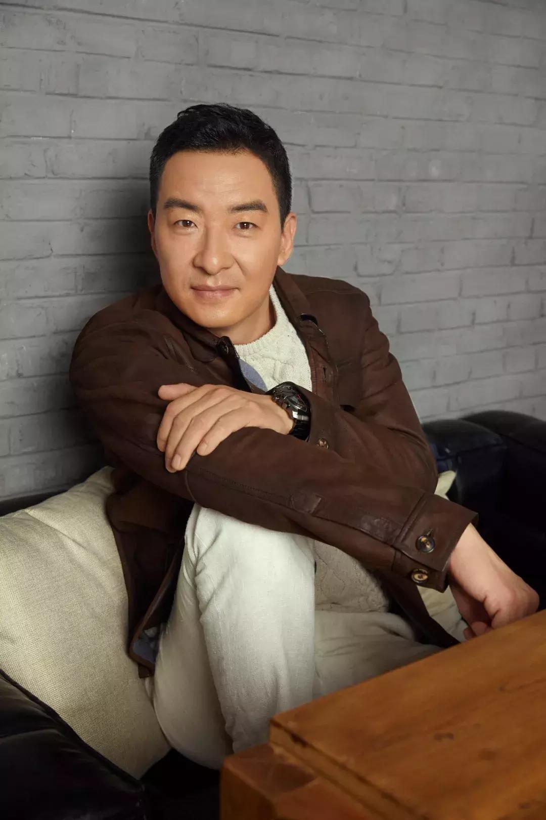 《蜗居》播出12年,男一号成“叔圈顶流”,男二号却惨遭封杀