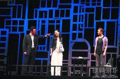 施大生演《蜗居》受热议 优质外形博“宠爱”