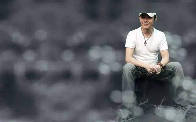 刀郎前妻杨娜抛弃40天女儿失踪，10年后刀郎爆火，她选择后悔讨好