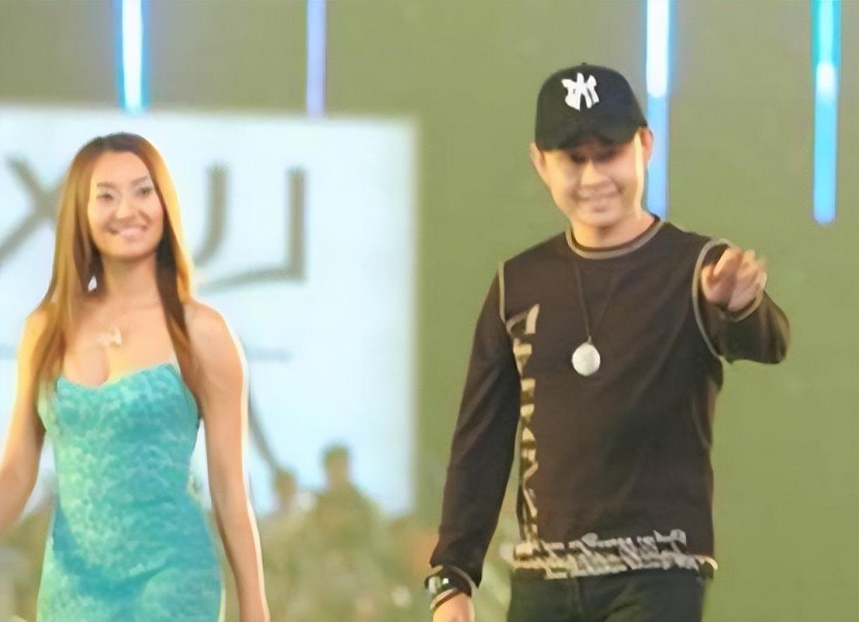 刀郎前妻杨娜：生下女儿40天便跑路，如今刀郎幸福美满，她后悔吗