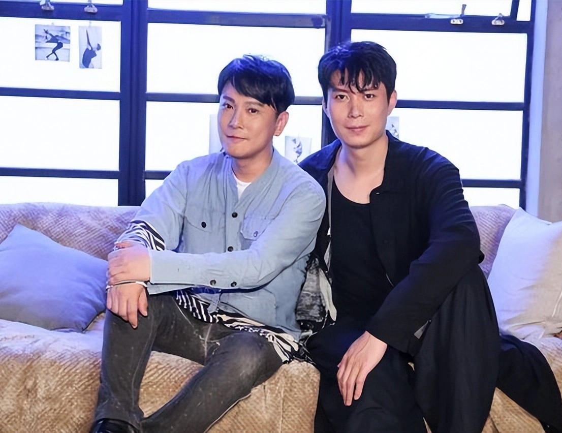 “情痴”张信哲:55岁仍未婚,他的破碎爱情就像一首带泪的情歌