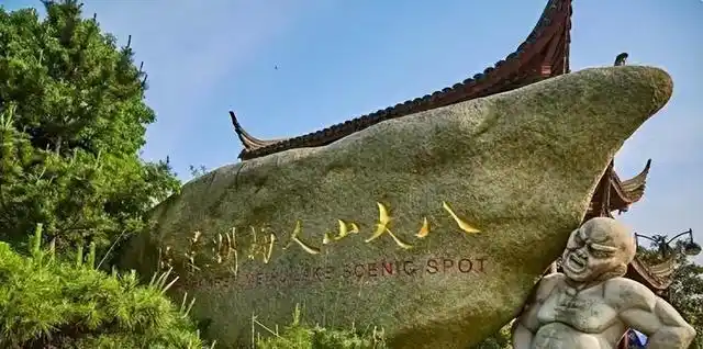 19岁美少女校园遇害，拒绝搭讪遭刺身，残忍血案令人心碎