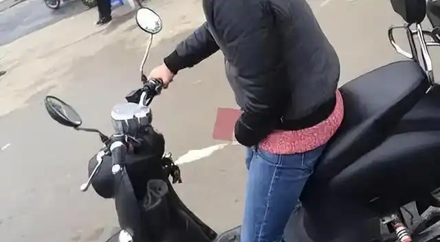 19岁美少女校园遇害，拒绝搭讪遭刺身，残忍血案令人心碎