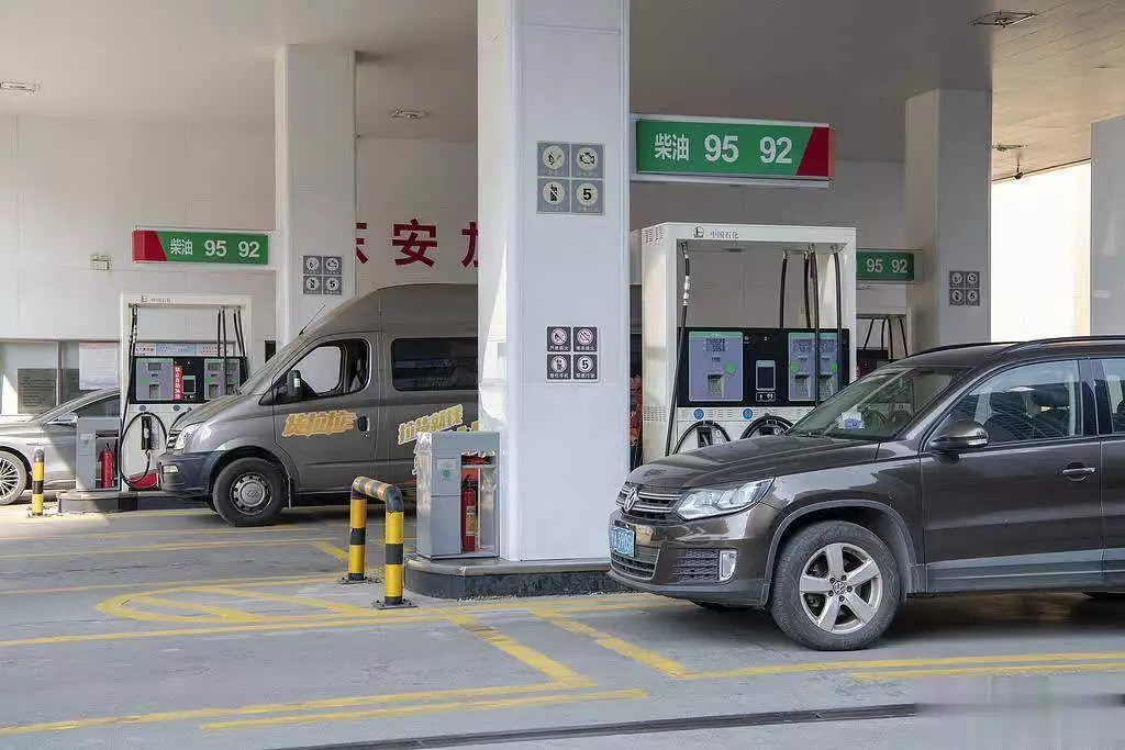 汽车加油小窍门:每次都把油箱加满,好处多多!