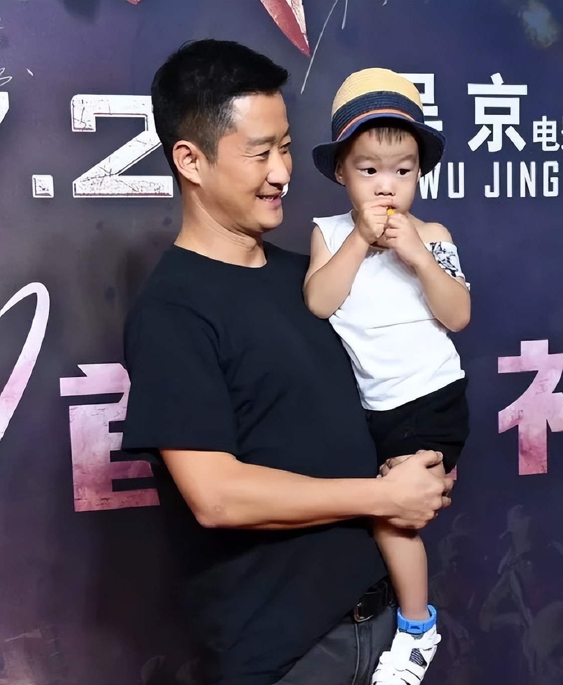 吴京：娶谢楠生两子，大儿子叫“吴所谓”，小儿子叫吴滤